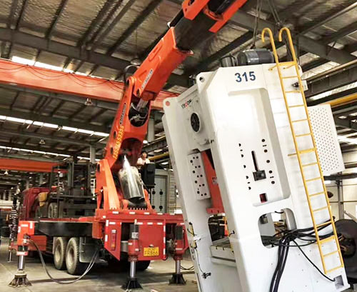 青州附近随车吊出租，轻松解决运输难题