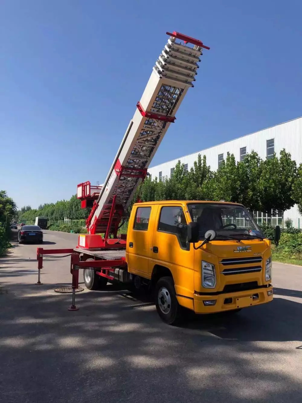 青州附近的云梯车出租服务：轻松解决高空作业需求